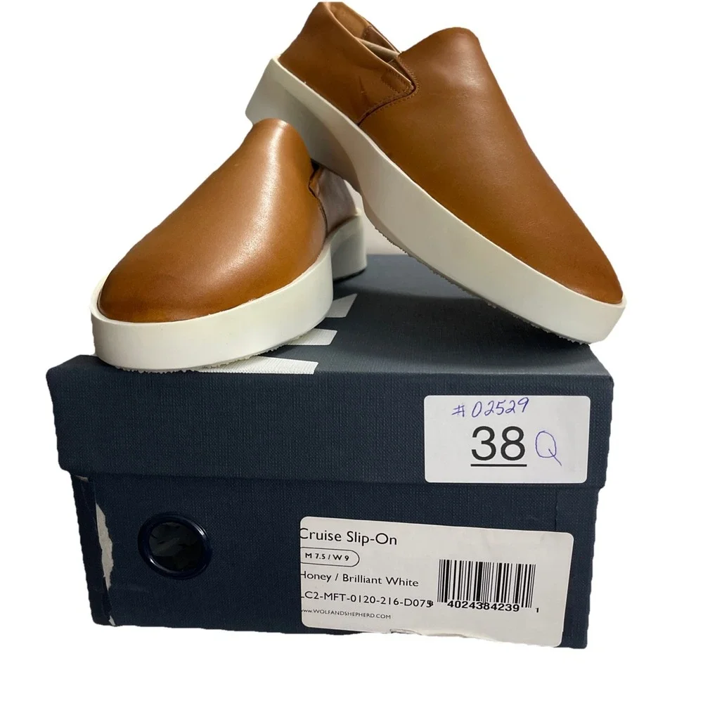 NIB Wolf and Shepherd Cruise Slip‎ On Loafer Men 7.5/Women 9 Honey Brown White